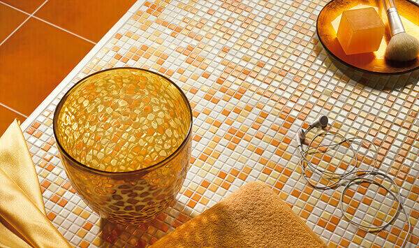 Напольная плитка мозаика: можно ли класть на пол для ванной в душе, стеклянная, какую класть под душевой, фото и видео