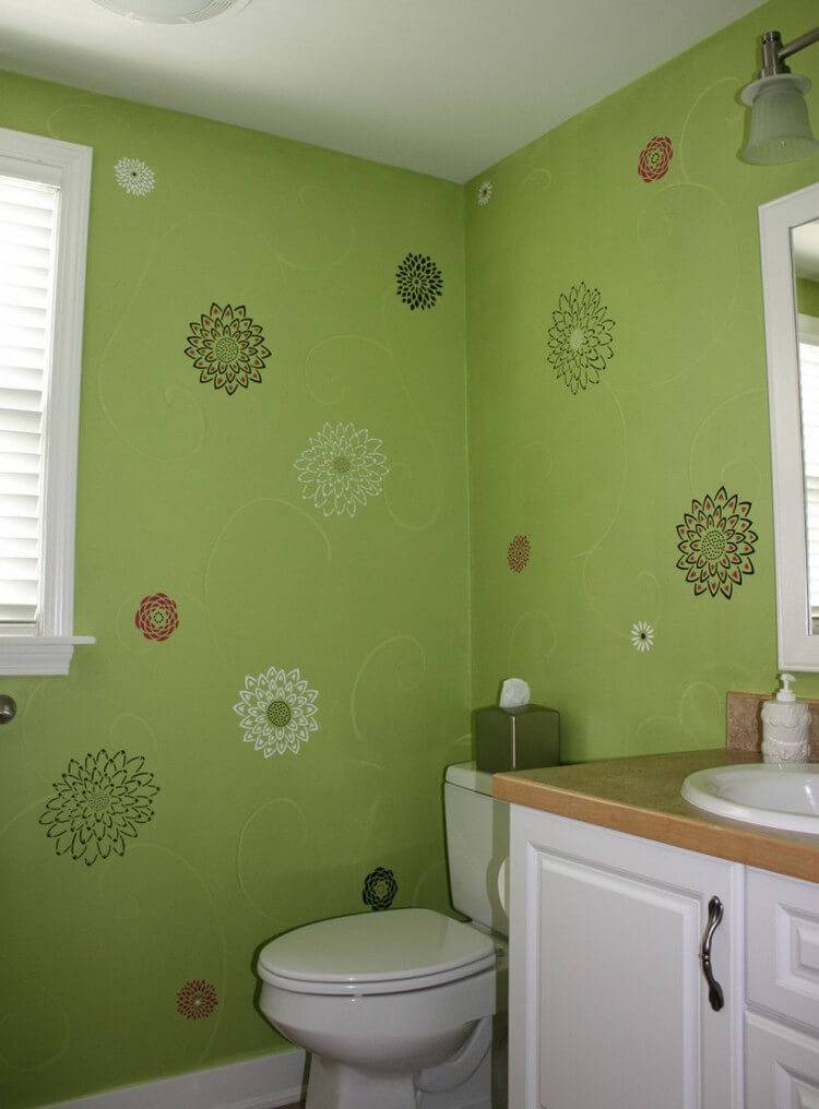 Покраска стен в ванной: преимущества и технология выполнения работ