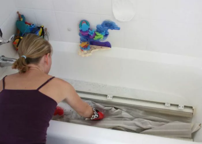 5 советов по очистке штор в ванной от грязи и плесени – счастливая женщина