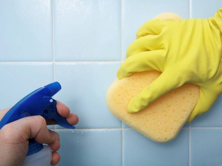 Как почистить до блеска плитку в ванной?