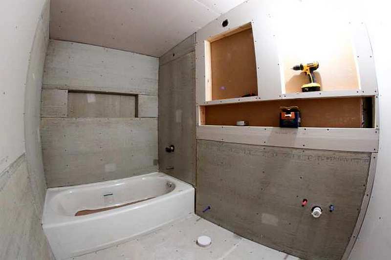 Штукатурка перегородки из газобетонного блока в ванной комнате | штукатурим, клеим, красим