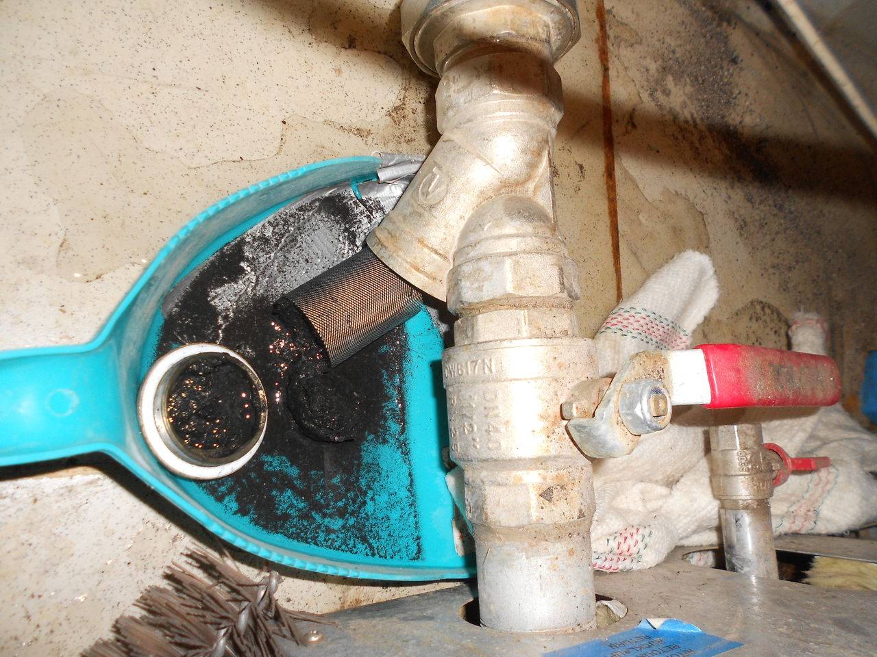 Фильтр для отопления грязевой: тонкой, грубой очистки воды, что такое отстойник, установка грязевика в отопительную систему дома