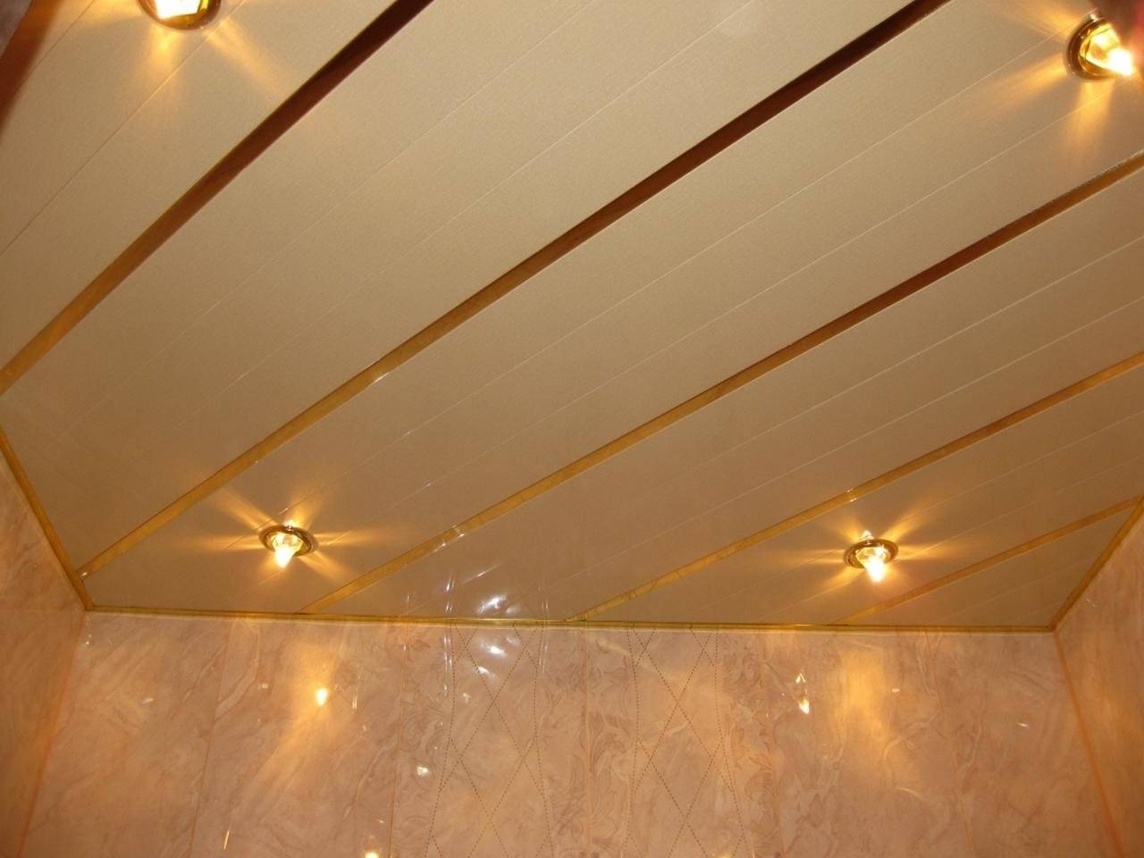 Потолок в ванной комнате: какой лучше выбрать материал + фото