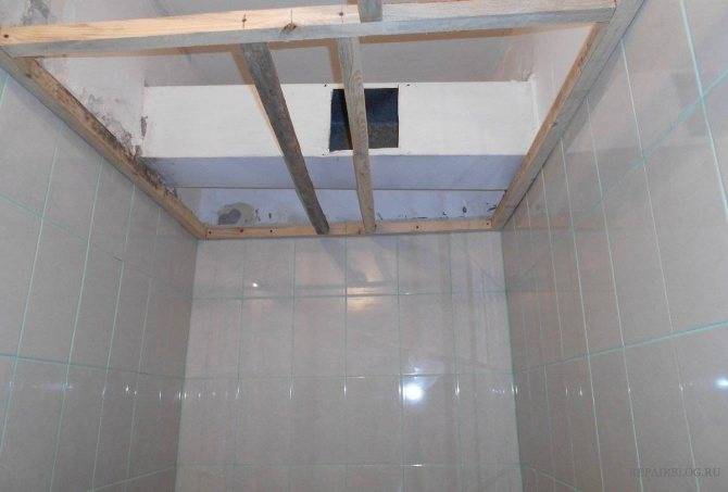 Монтаж реечного потолка в ванной, пошаговая инструкция.