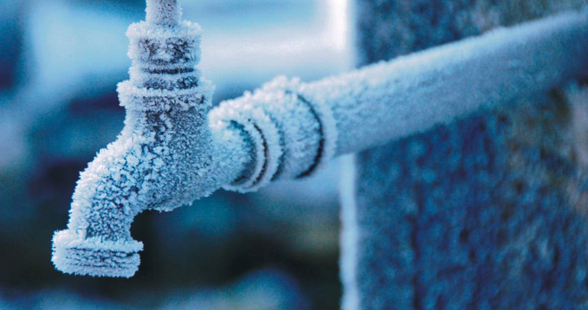 Как отогреть замерзший водопровод в частном доме: способы устранения ледяной пробки в пластиковых и металлических трубах