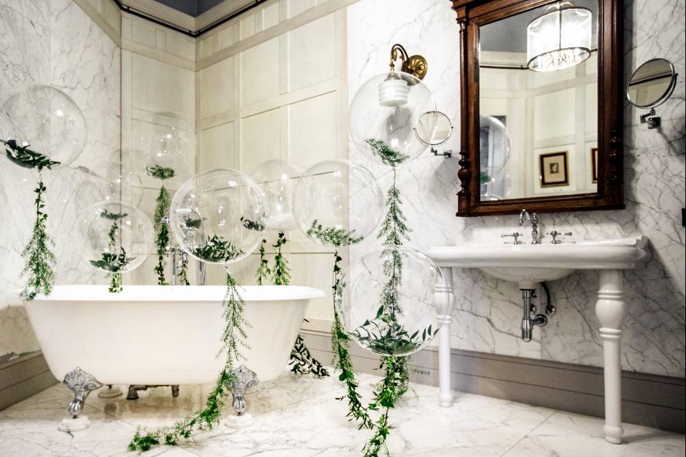 Какими декоративными элементами заполнить ванную в 2018 году, примеры фото интерьера