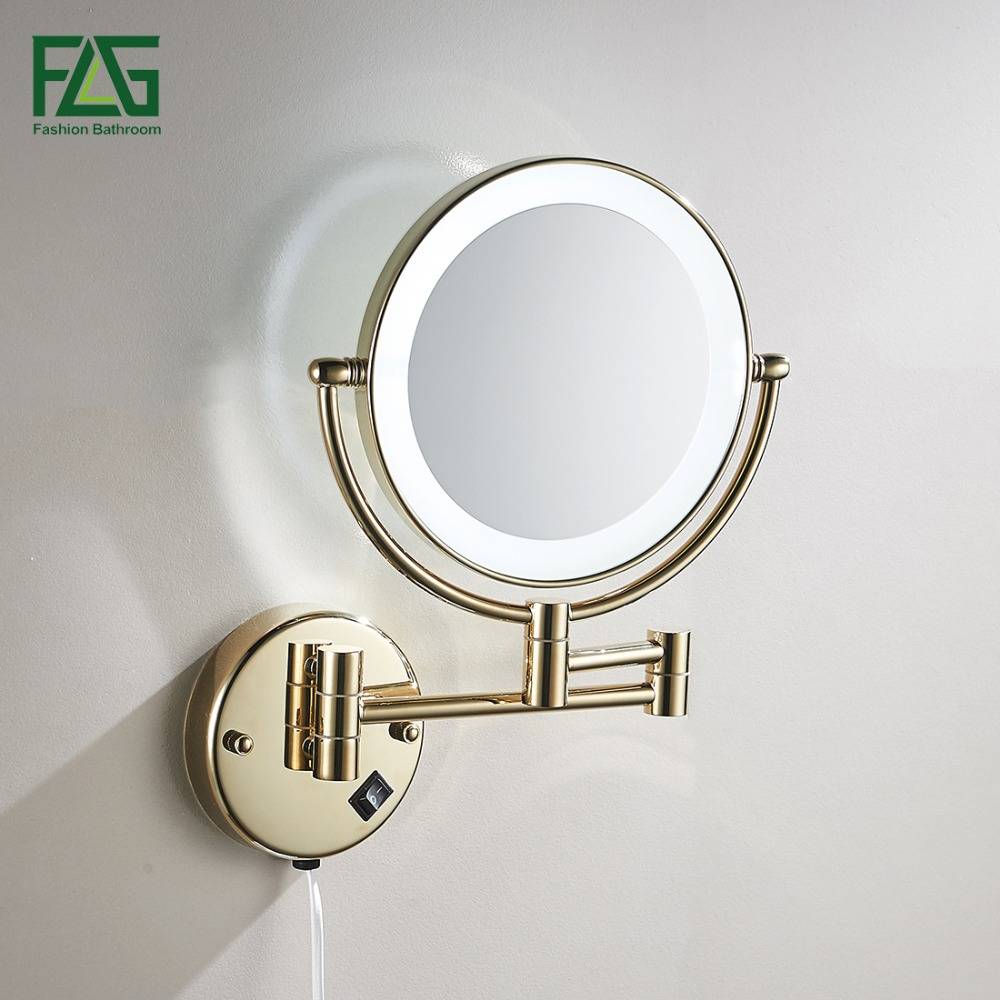Косметическое зеркало для ванной — штука полезная и удобная