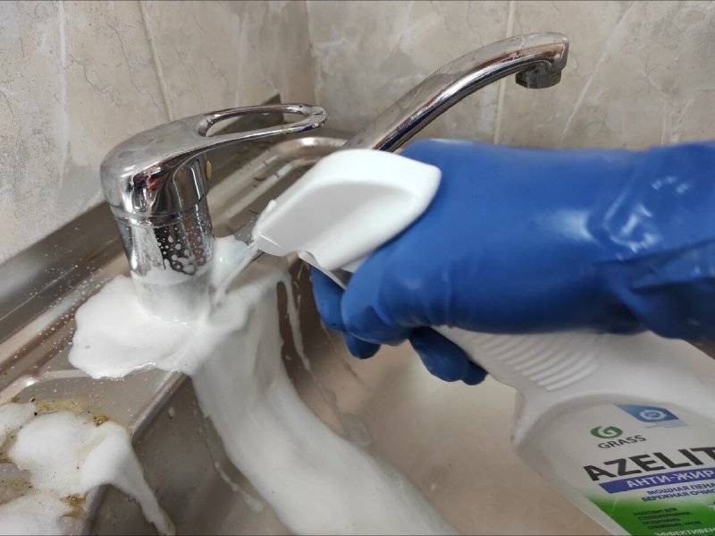 Как очистить ванну от желтого налета в домашних условиях, чем убрать желтизну, удалить пятна с чугунной, эмалированной поверхности?