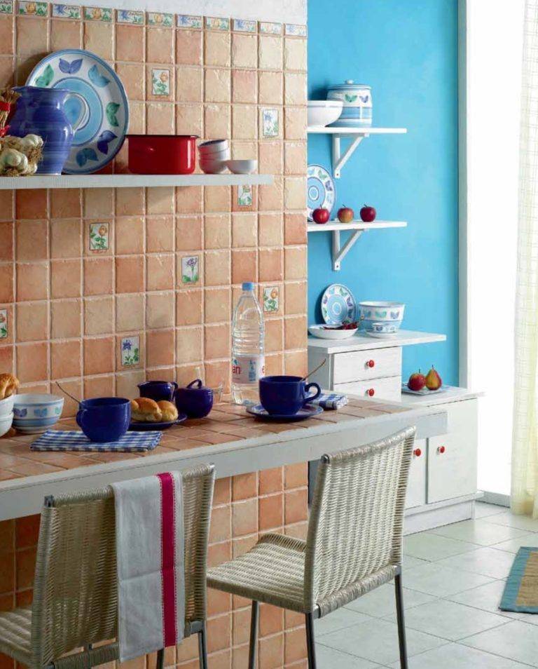 Плитка на стенах кухни: топ-150 фото и видео идей облицовки стен кухни плиткой. плюсы и минусы плитки. укладка плитки. выбор цветовых решений и узоров. разновидности фактур