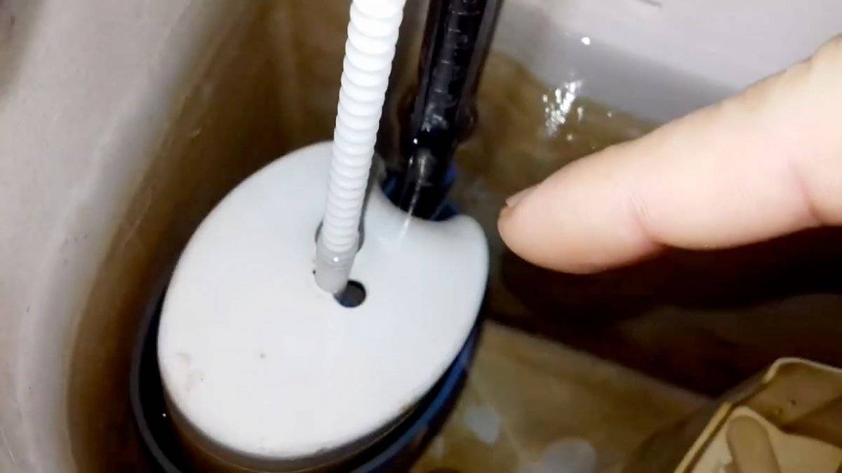 Почему в туалете конденсат: причины, почему мокрый снаружи, что сделать, чтобы не потел