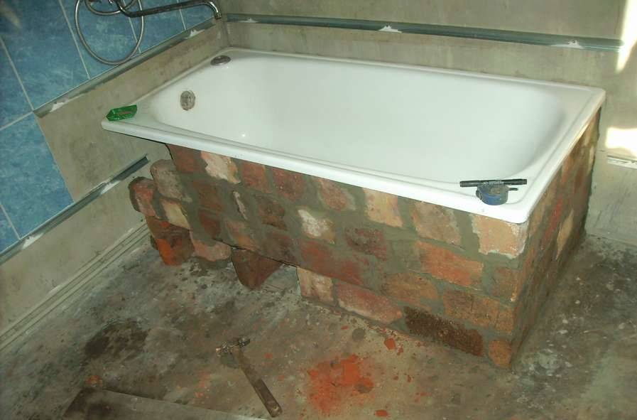 Как устроить примыкание ванны к стене