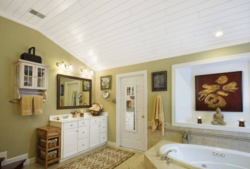 Потолок в ванную комнату — какой лучше?