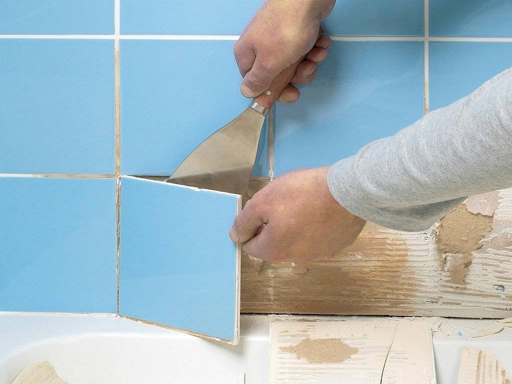 Удаления старой плитки, нюансы демонтажа в ванной, методы снятия со стен без повреждений
