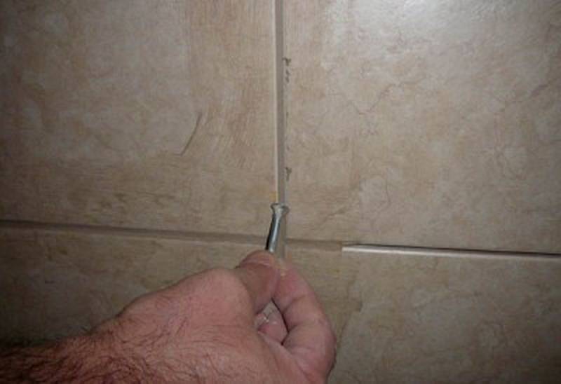 Затирка швов плитки в ванной своими руками – учимся делать правильно!