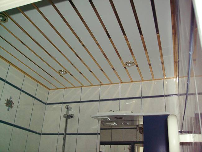 Как сделать реечные алюминиевые потолки для ванной своими руками: фото и видео инструкция