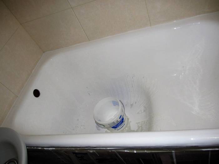 Как замазать скол на эмалированной ванне в домашних условиях?