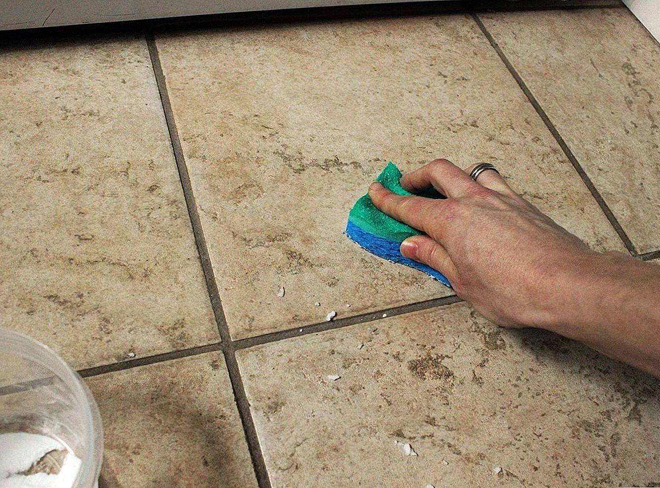 Как удалить старую затирку из швов плитки в домашних условиях: способы удаления старого шва