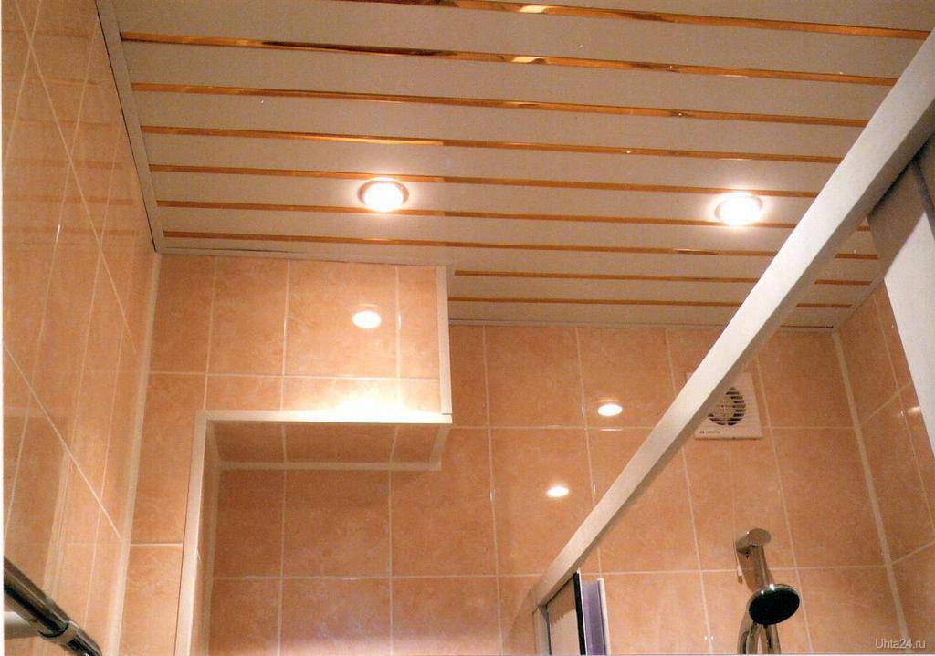 Чем отделать потолок в ванной комнате: материалы, которые можно использовать