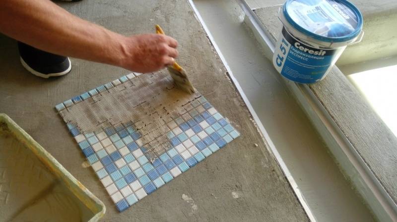 Укладка мозаики своими руками на стены в кухне: мастер-класс
