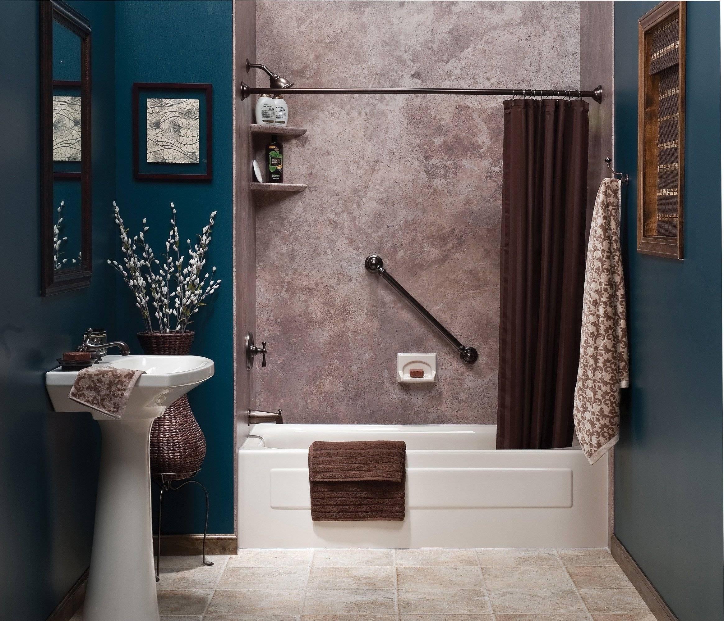 Варианты отделки стен в ванной комнате: популярные материалы, их преимущества и недостатки