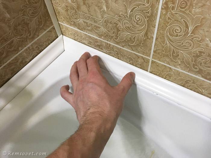 Как сделать бордюр для ванны керамический белый и уголки и бордюры для ванной? правильно крепим +видео