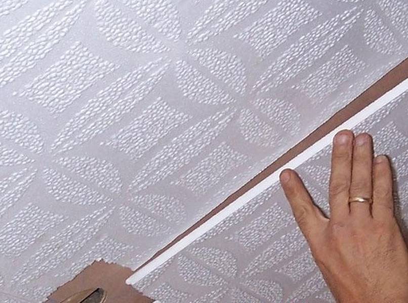 Можно ли клеить потолочную плитку на побелку своими руками: видео и подробная инструкция с фото