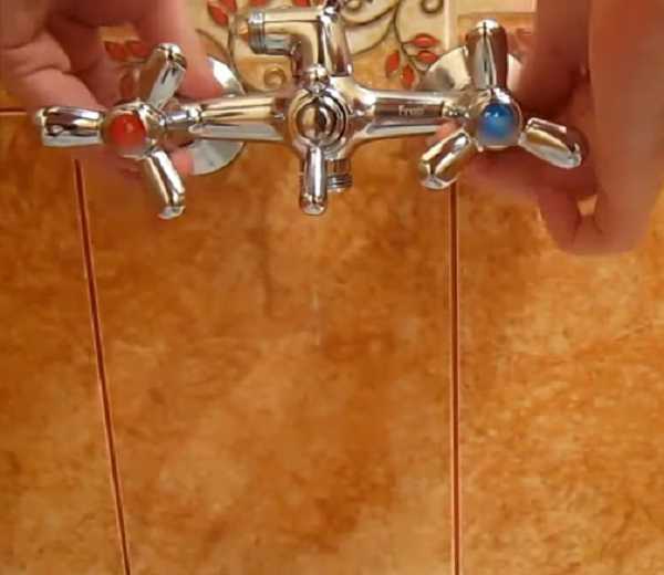Установка смесителя своими руками в ванной: советы и видео