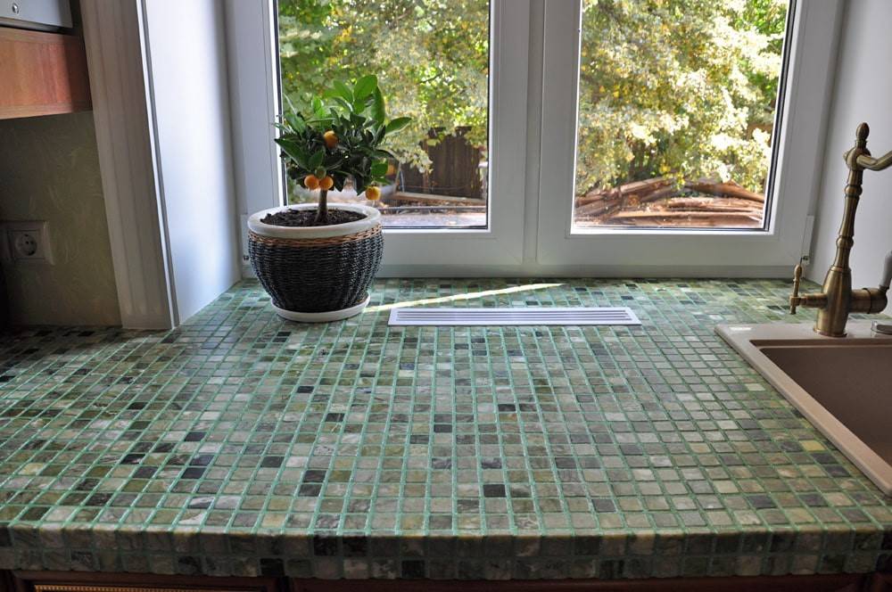 Мозаичная плитка на стол. делаем столешницу из мозаики для кухни своими руками: плюсы и минусы