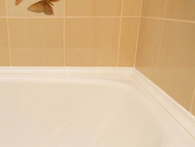 Керамический бордюр на ванну – преимущества и особенности монтажа