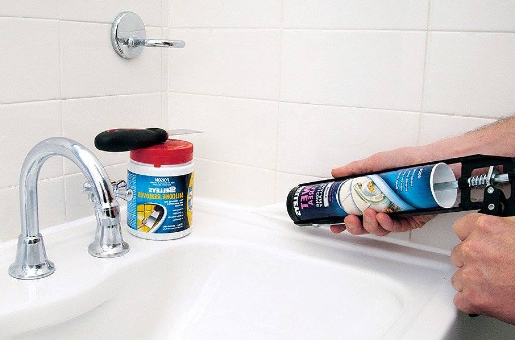 Плитка в ванной. как обновить швы в ванной комнате