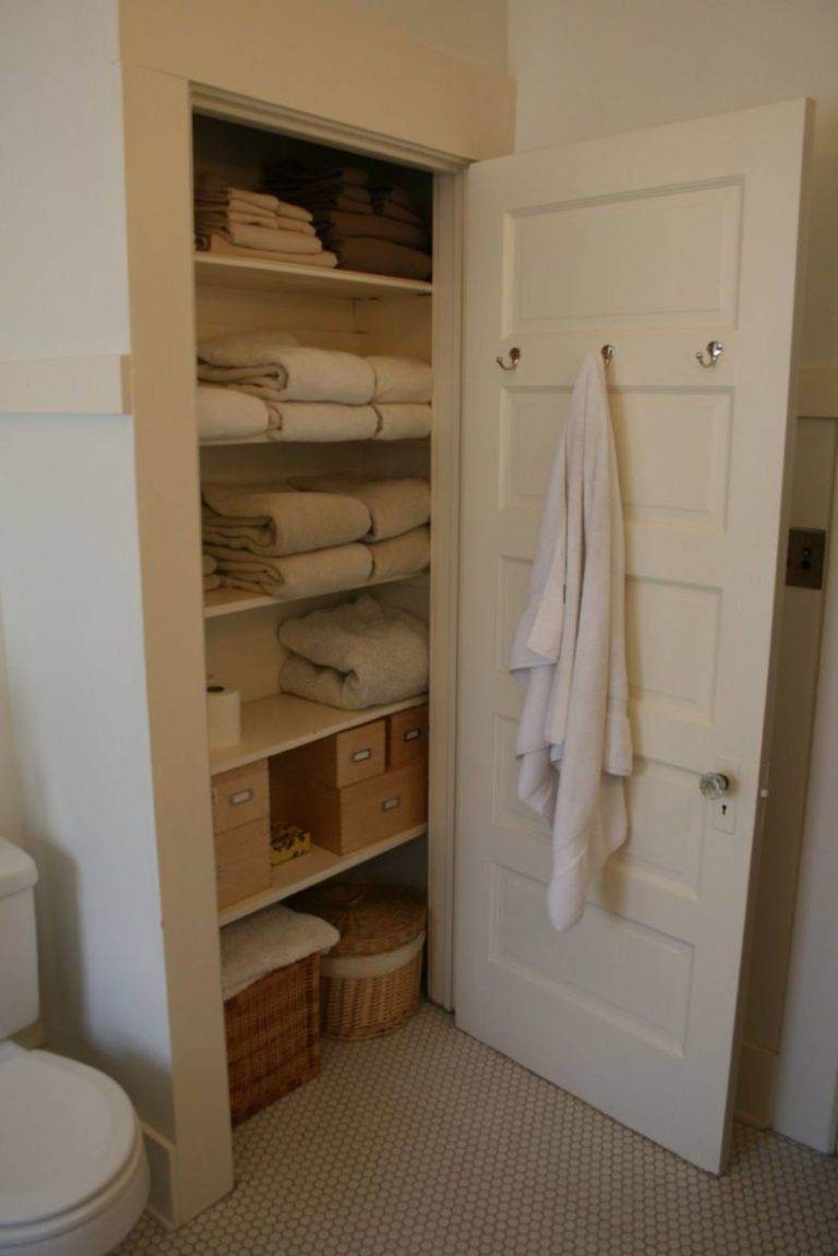 Выбираем навесной шкаф в ванную комнату: материал, конфигурация и ведущие производители