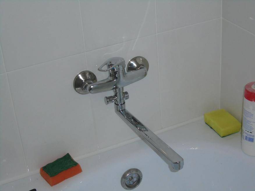 Пошаговая инструкция по установке смесителя в ванной комнате на стену