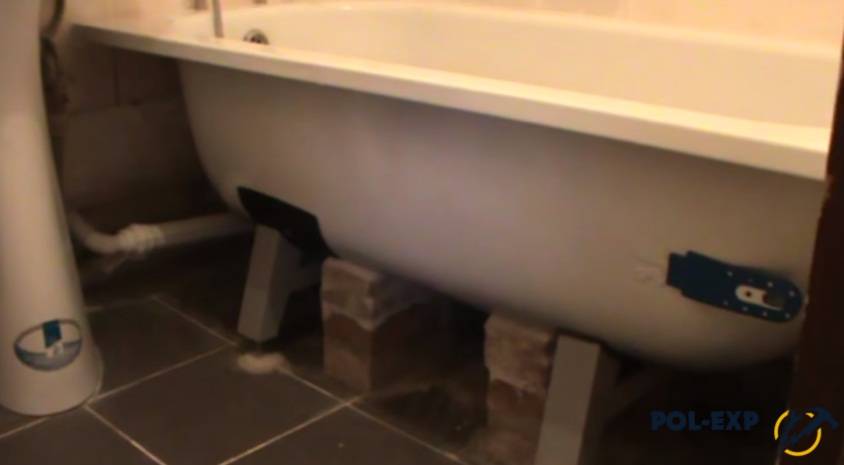Как закрепить ванну на ножках на кафельном полу: порядок действий, советы