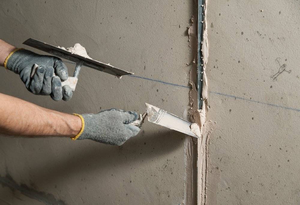 Выравнивание бетонных стен шпаклёвкой - вместе мастерим