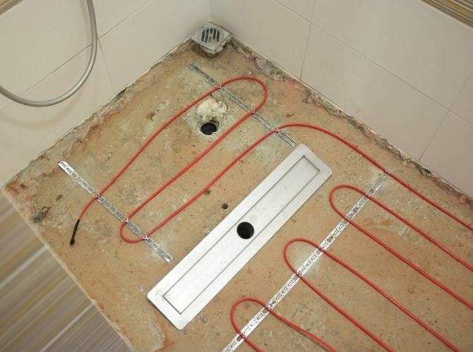 Как сделать теплый пол в ванной: нужен ли под плитку пол с подогревом своими руками, водяной от горячей воды, утепление, монтаж, устройство, фото и видео