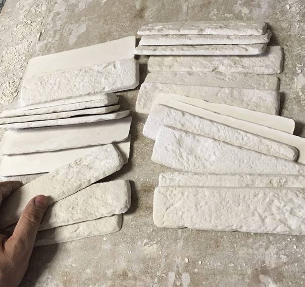 Искусственный камень из гипса своими руками: изготовление декоративной плитки для внутренней отделки (видео)