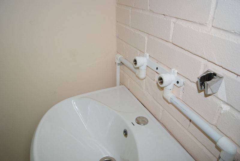 Самые актуальные советы: как установить смеситель в ванной на стену своими руками