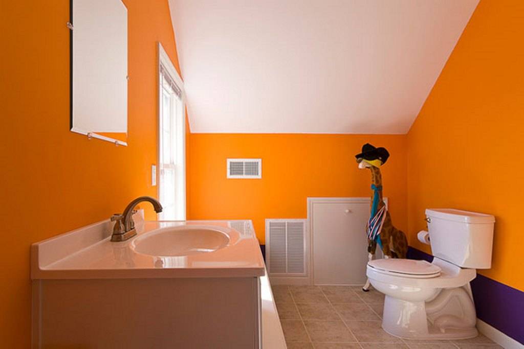 Краска вместо плитки в ванной: преимущества и недостатки