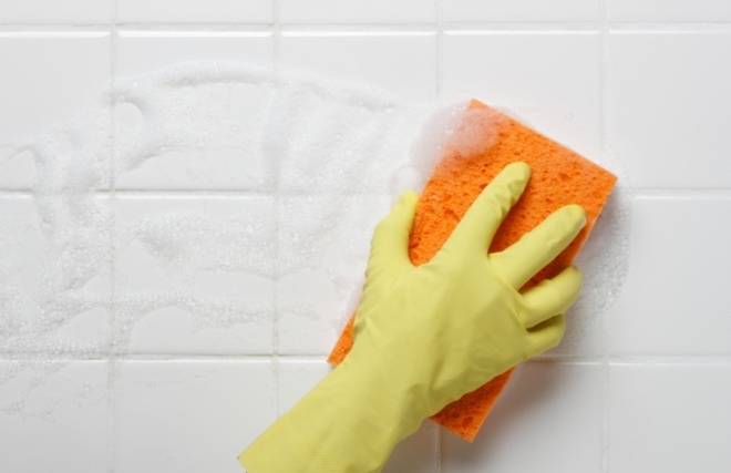Чем чистить кафель в ванной от налета — способы, как можно очистить плитку из кафеля в домашних условиях
