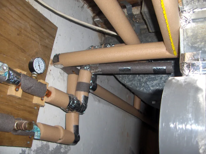 Как утеплить водопроводную трубу на улице: используем утеплители или провод для обогрева, что лучше?