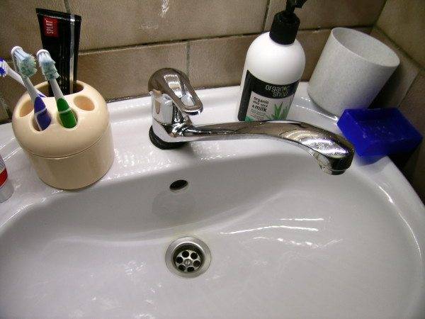 Виды смесителей для ванной по устройству и компоновке