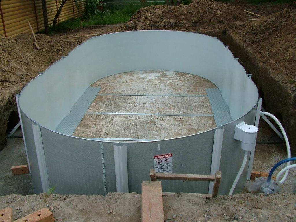 Бассейн из бетона своими руками: основные строительные нюансы, варианты заливки бетонной чаши