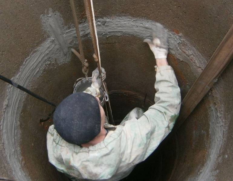 Гидропломба для колодца: технология заделывания щелей в бетоне