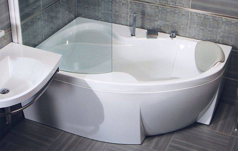 Асимметричная ванна - размеры, фото, варианты размещения в маленькой в ванной комнате
