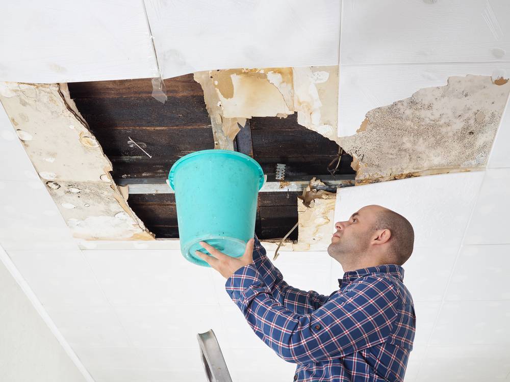 Что делать если протекает потолок первые действия поиск протечки - строительный журнал palitrabazar.ru
