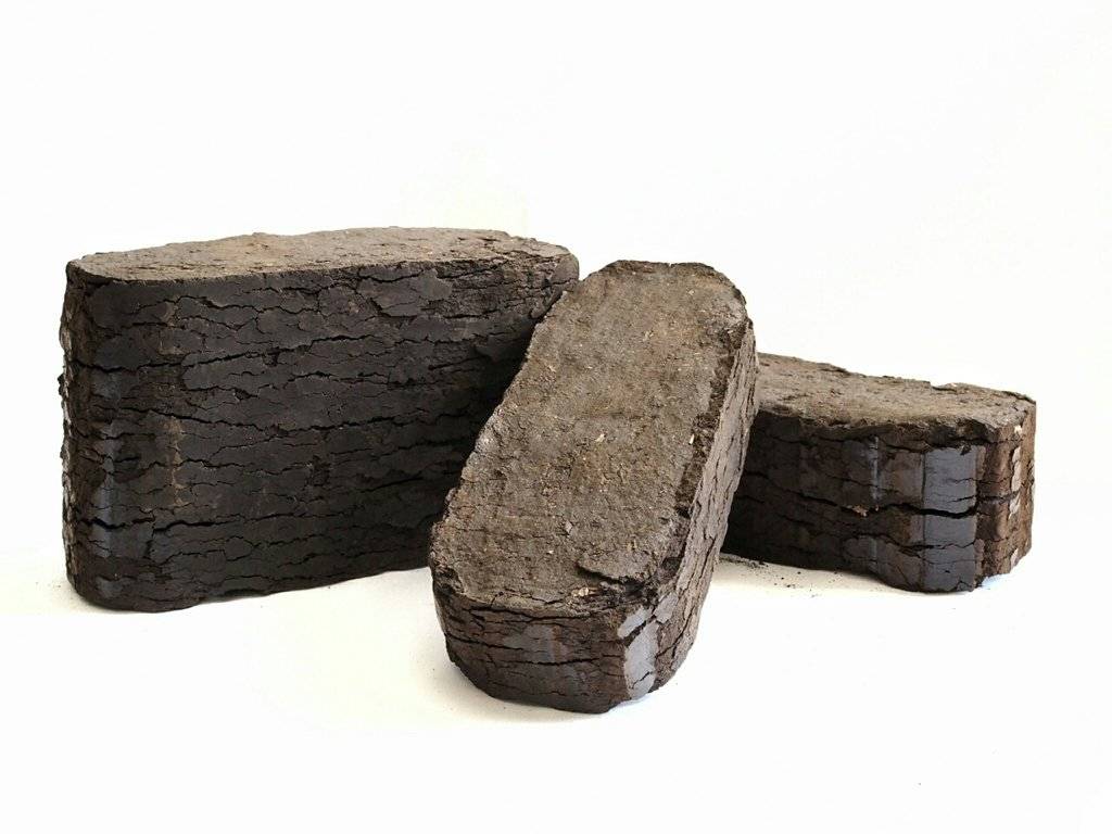 Брикеты для отопления: угольные, древесные, торфяные - обзор видов