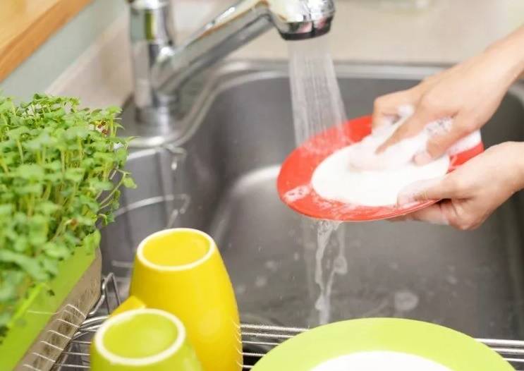 Как сделать эффективное натуральное средство для мытья посуды своими руками