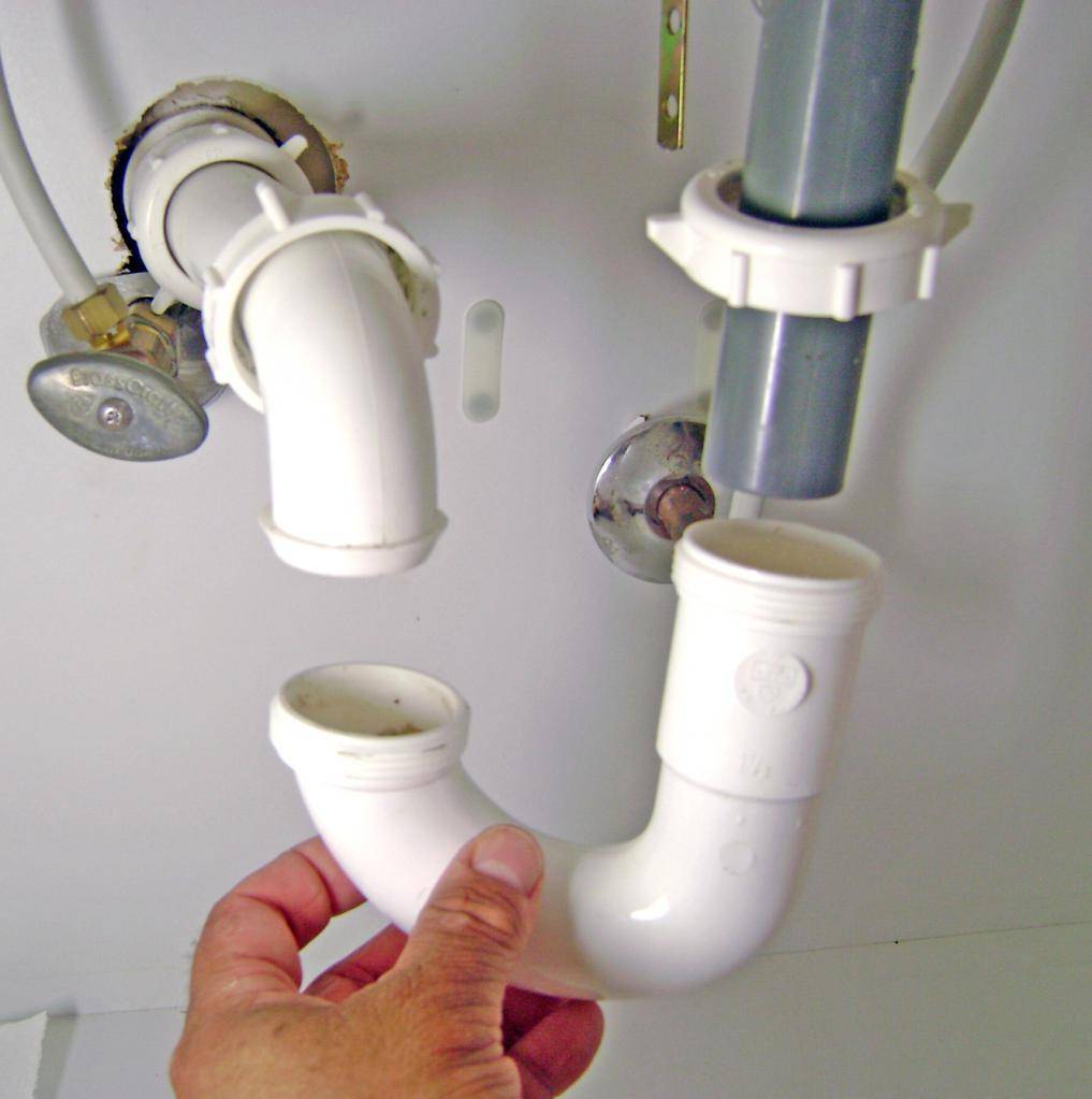 Как устранить запах канализации в ванной: почему появляется запах канализации