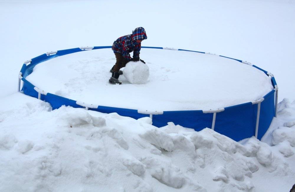 Как правильно хранить бассейн зимой: условия и особенности, видео