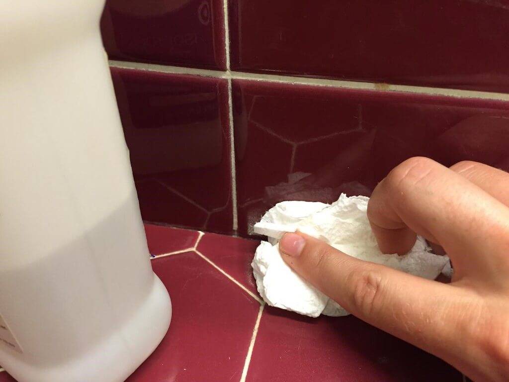 Затирка швов плитки в ванной комнате